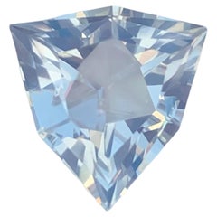 7.15 Carat Natural Loose Rainbow Effect Quartz For Jewelry Pakistani Gemstone