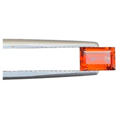Grenat spessartite naturel de 1,00 carat, couleur orange vif, taille baguette, provenant de Tanzanie