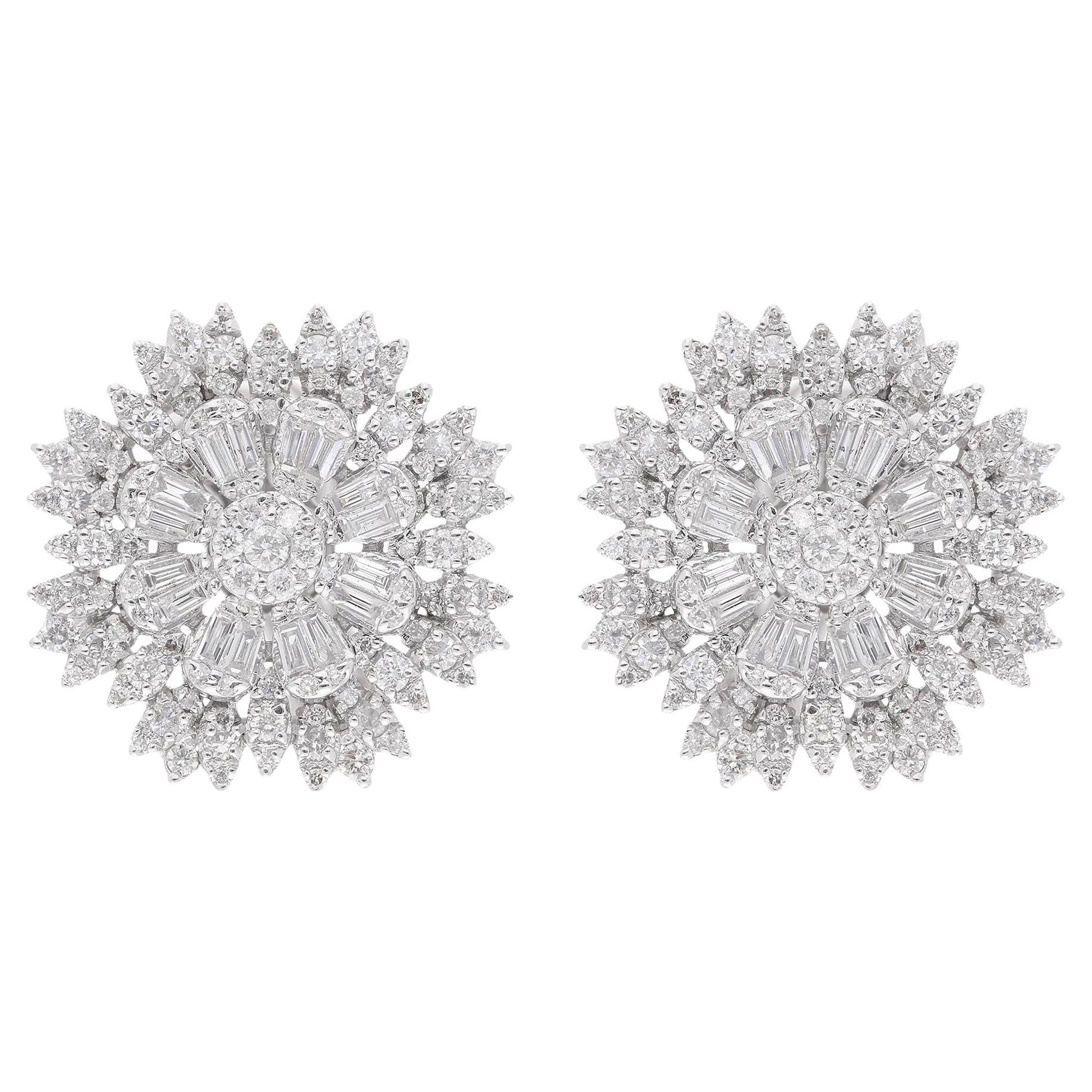 Orecchini a fiore con diamante tondo baguette da 1,90 carati in oro bianco 18 carati