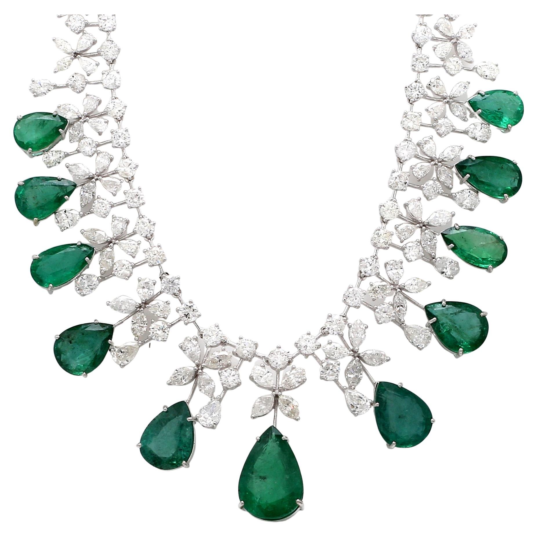 Modern Pear Shape Natural Emerald Gemstone Necklace Diamond Pave 18 Karat White Gold For Sale