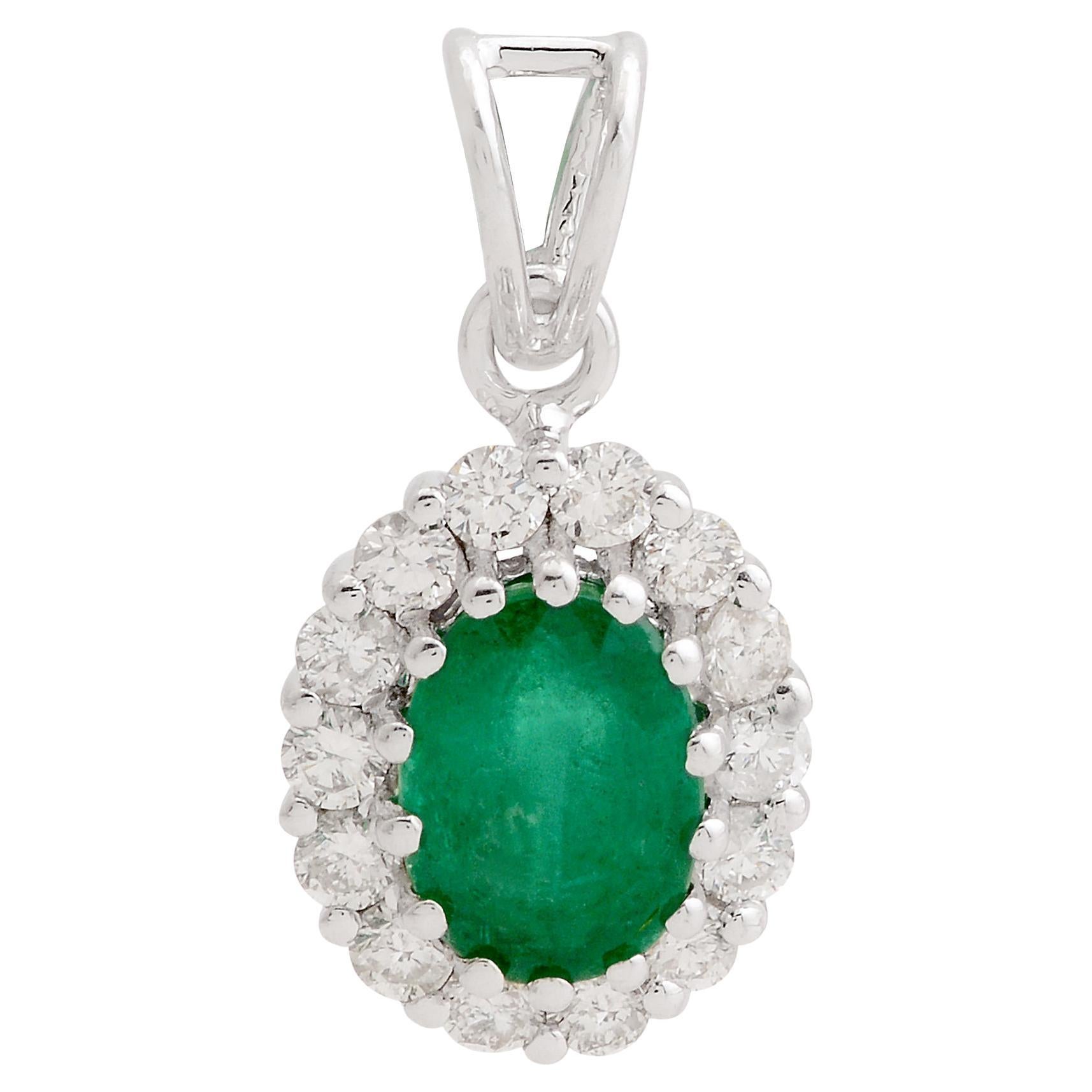 Ovaler natürlicher Smaragd-Charm-Anhänger mit Pavé-Diamant-Anhänger 14k Weißgold