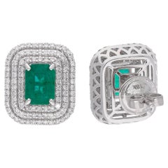 Orecchini con gemma di smeraldo dello Zambia con pavé di diamanti, gioielli in oro bianco 18 carati