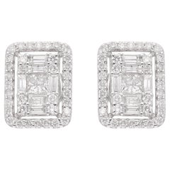 Clous d'oreilles géométriques en or blanc 18 carats avec diamants ronds et baguettes