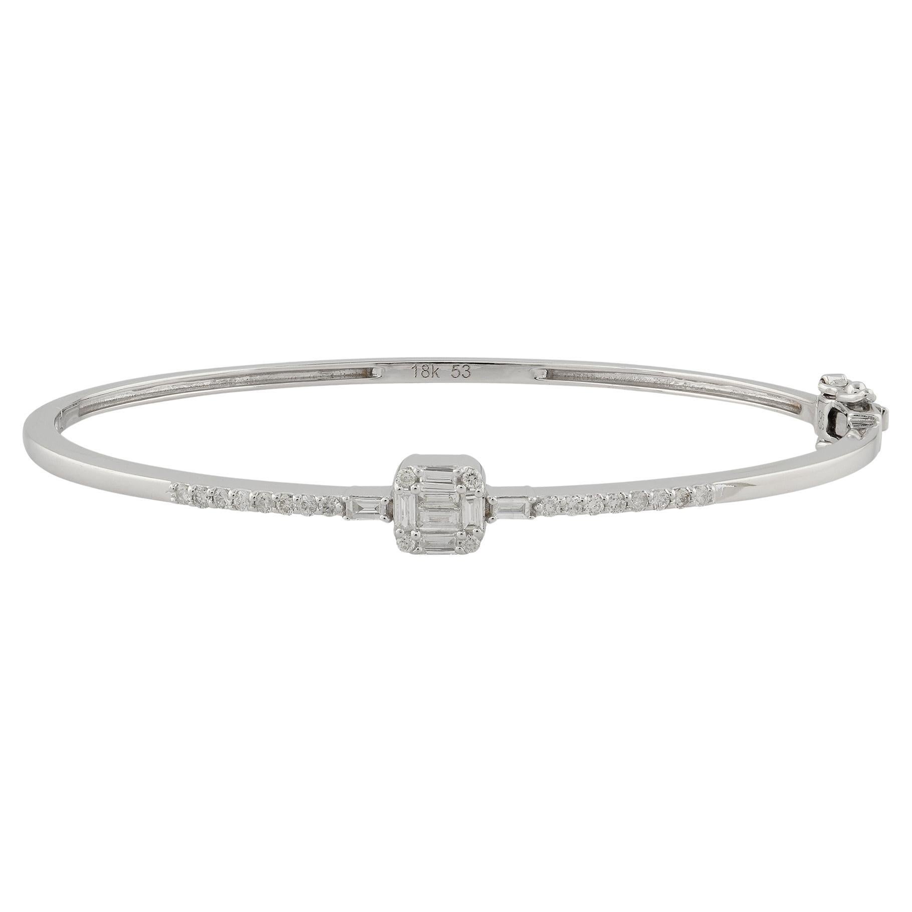 Bracciale con diamanti tondi e baguette da 0,45 carati in oro bianco 18 carati in vendita