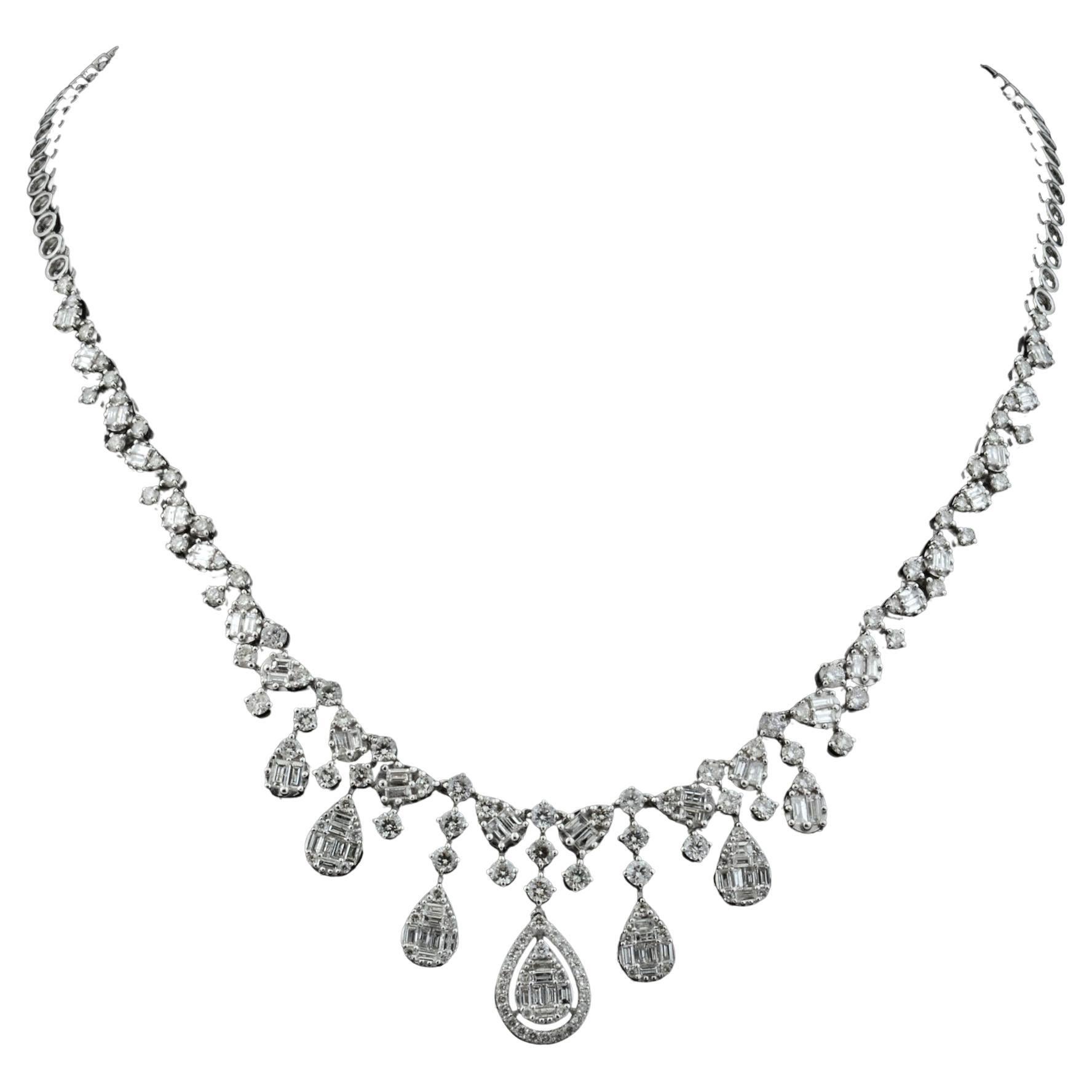 Code article :- SEN-5157 (14k)
Poids brut :- 22.65 gm
Or blanc massif 14k Poids :- 21.17 gm
Poids du diamant naturel :- 7.40 Ct. (Clarté moyenne du diamant SI1-SI2 et couleur H-I)
Longueur du collier :- 16 pouces de long

✦