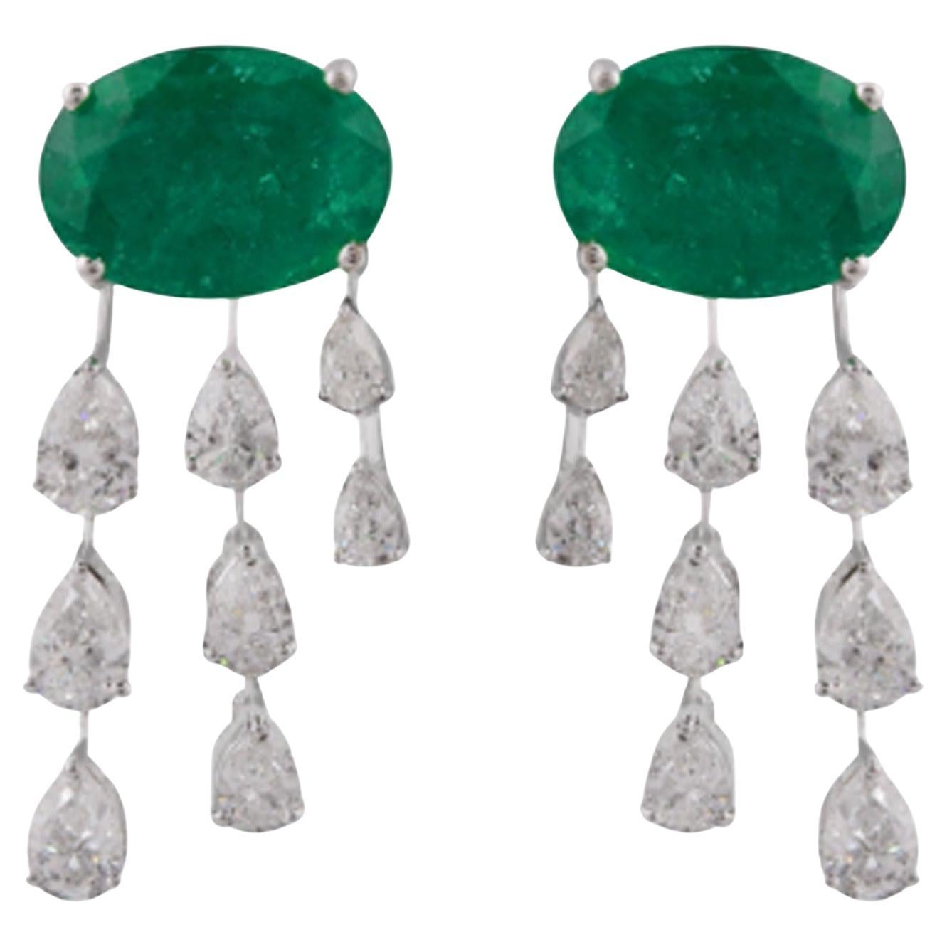 Orecchini con gemma di smeraldo naturale pera e diamante in oro bianco 14 carati Gioielli di pregio
