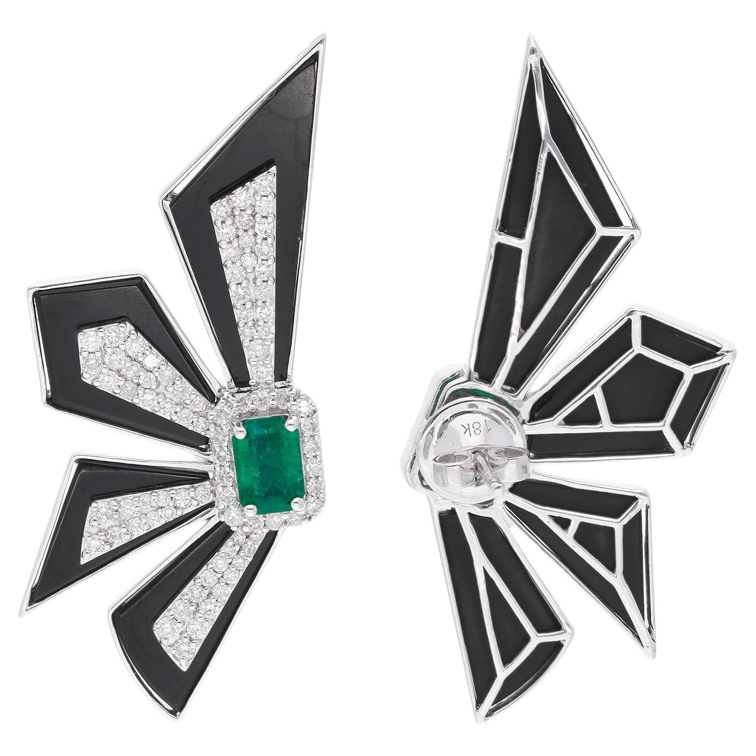 Boucles d
oreilles de créateur en or blanc 18 carats avec émeraude de Zambie et onyx noir pavé de diamants