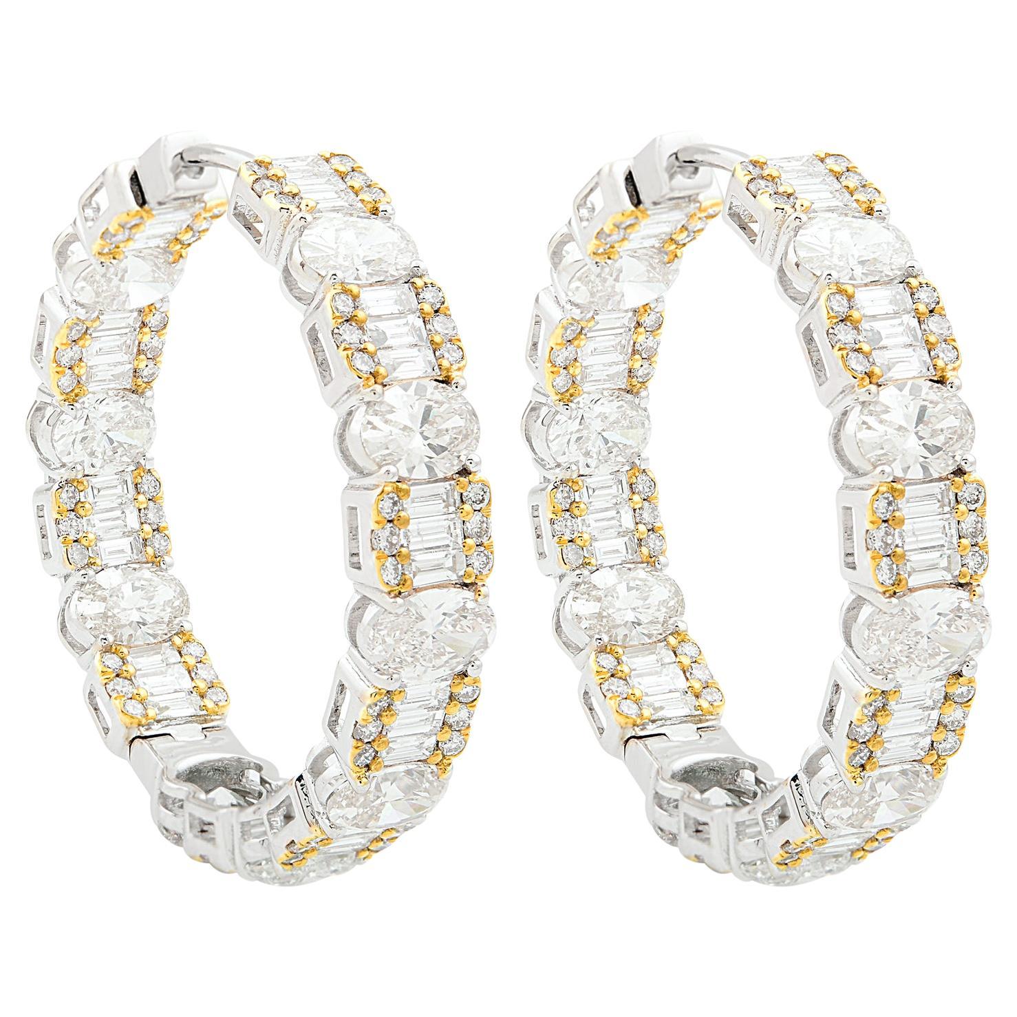 Créoles en or blanc et jaune 18 carats avec diamants baguettes ovales en vente