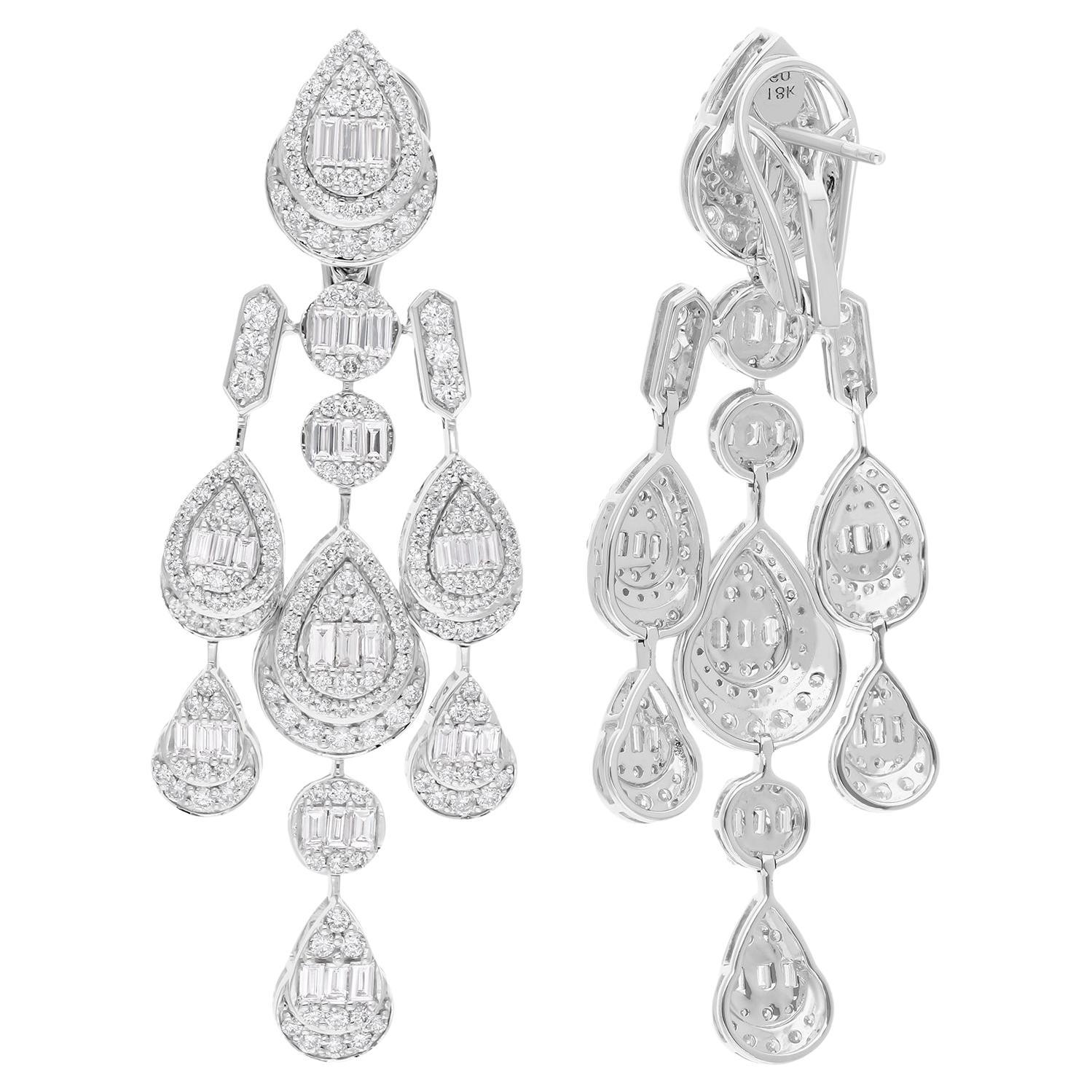 Boucles d
oreilles lustre en or blanc massif 14 carats avec diamants baguettes, fabrication artisanale