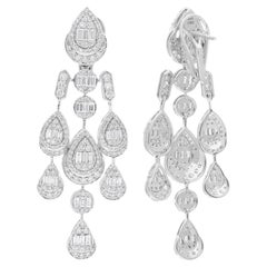 Boucles d
oreilles lustre en or blanc massif 14 carats avec diamants baguettes, fabrication artisanale
