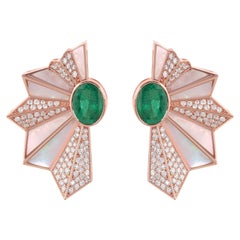 Orecchini a ventaglio a mano con smeraldo naturale dello Zambia, diamante, oro rosa 10 kt.