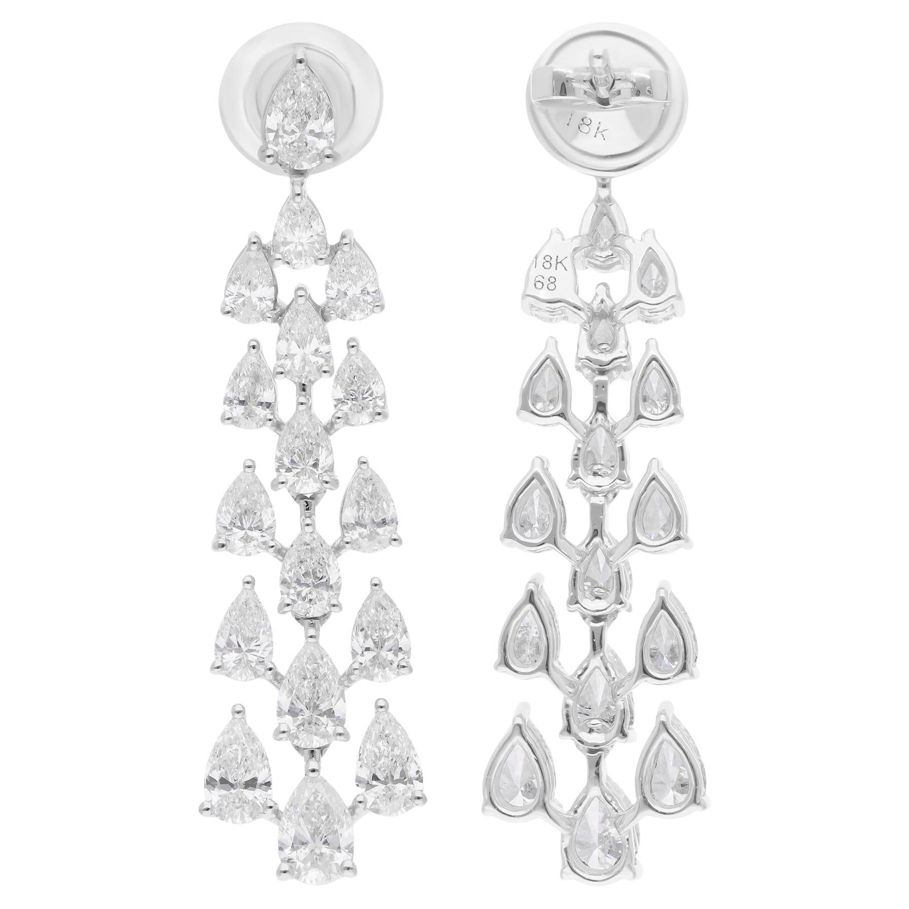 Boucles d
oreilles pendantes en or blanc 18 carats avec diamant poire taille brillant de 4,45 carats SI/H