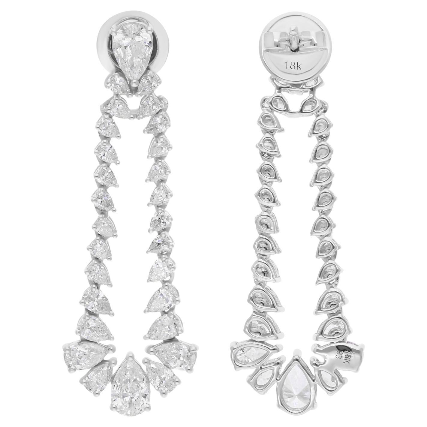 Coulées dans de l'or 14 carats, ces boucles d'oreilles exquises sont serties de 3,77 carats de diamants étincelants.

Suivez la vitrine de Spectrum Jewels pour découvrir la dernière collection et les pièces exclusives. Spectrum Jewels est fièrement