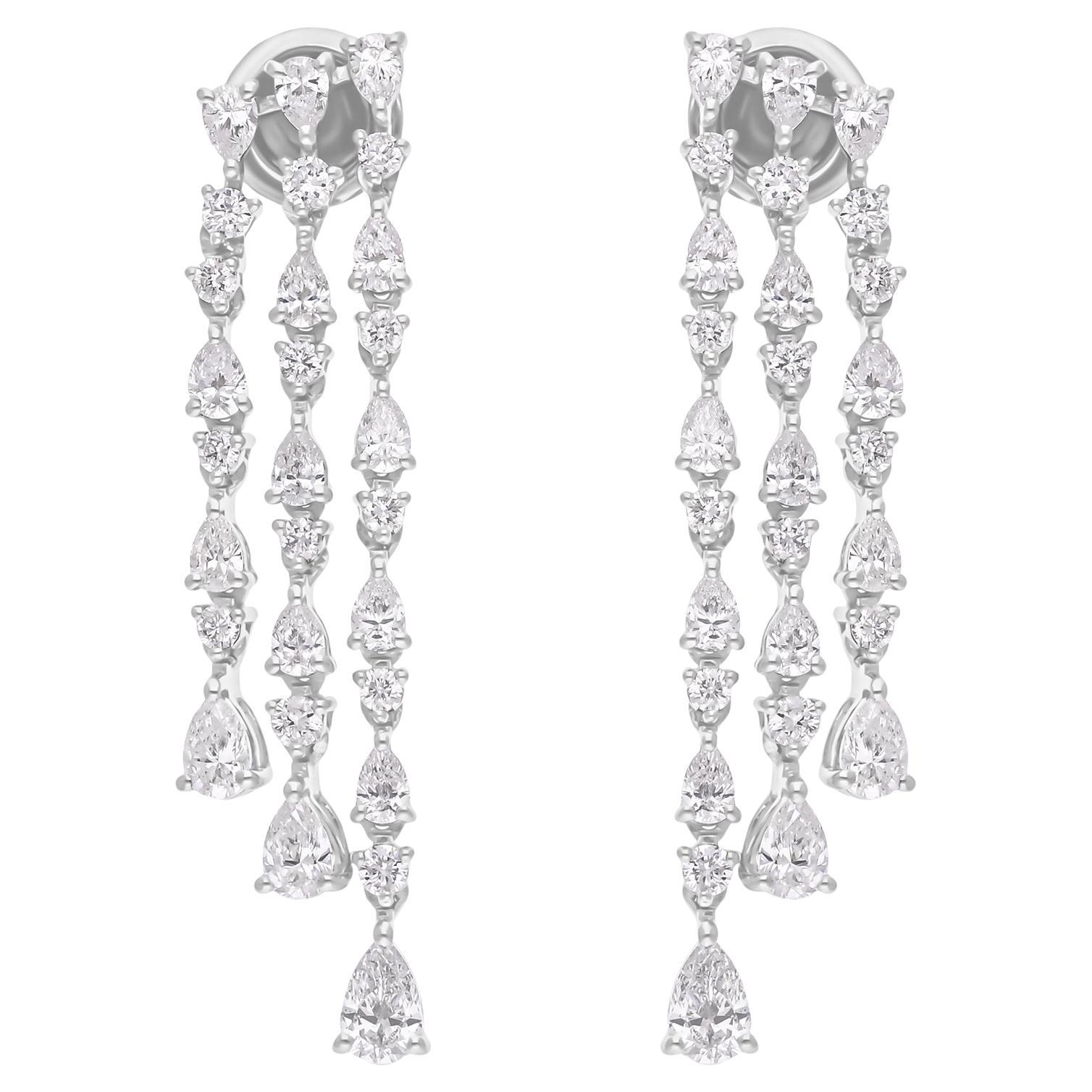 Boucles d
oreilles chandelier en or blanc 14 carats avec diamants ronds taille poire de 2,82 carats SI/H