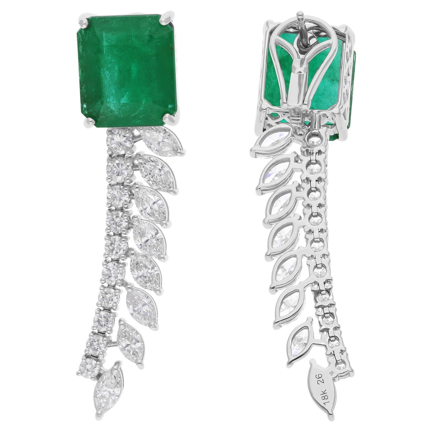 Orecchini di smeraldo dello Zambia da 18,11 carati SI/H Marquise Diamond in oro bianco 14 carati