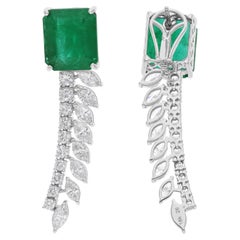 Orecchini di smeraldo dello Zambia da 18,11 carati SI/H Marquise Diamond in oro bianco 14 carati