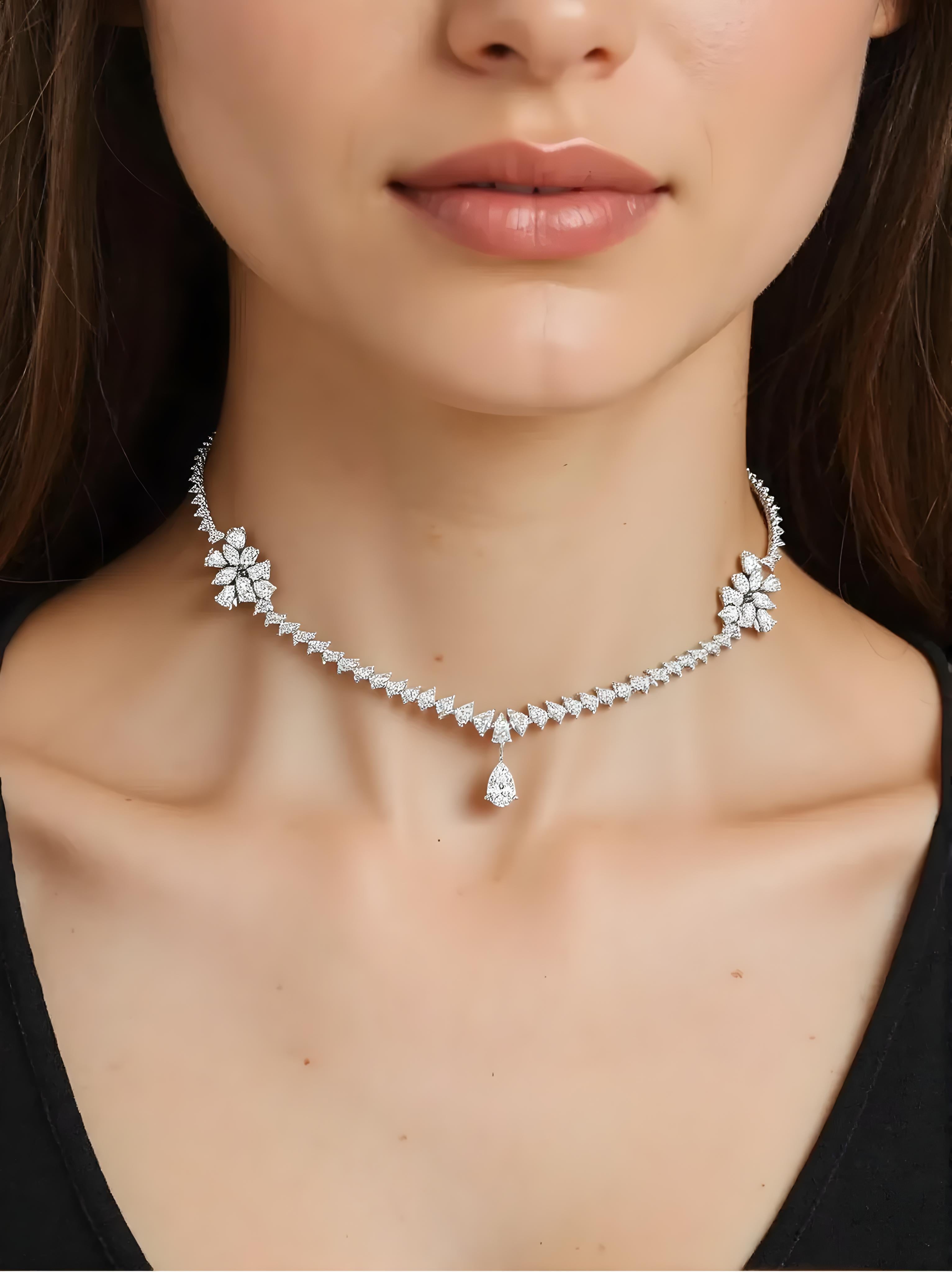 Donna Collana di diamanti a pera naturale da 11,69 carati SI Chiarezza HI Colore Oro bianco 18 carati in vendita