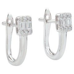 Boucles d'oreilles à levier en or blanc 10 carats avec diamants baguettes de 0,27 carat