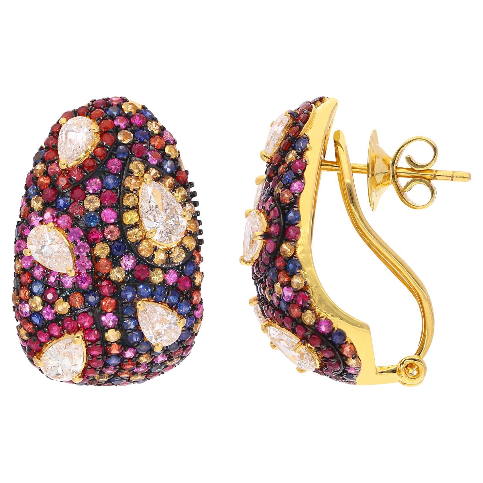 Boucles d'oreilles en or jaune 18 carats avec plusieurs saphirs et rubis de 3,73 carats et diamants de 2,01 carats en vente