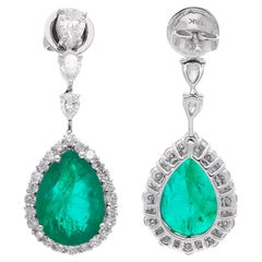 Orecchini pendenti con smeraldo a pera da 7,98 carati e diamante da 2,21 carati in oro bianco da 18 carati