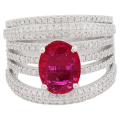 Bague multi-couches en rubis ovale de 2,42 carats  Or blanc 18 carats avec diamants de 1,23 carat