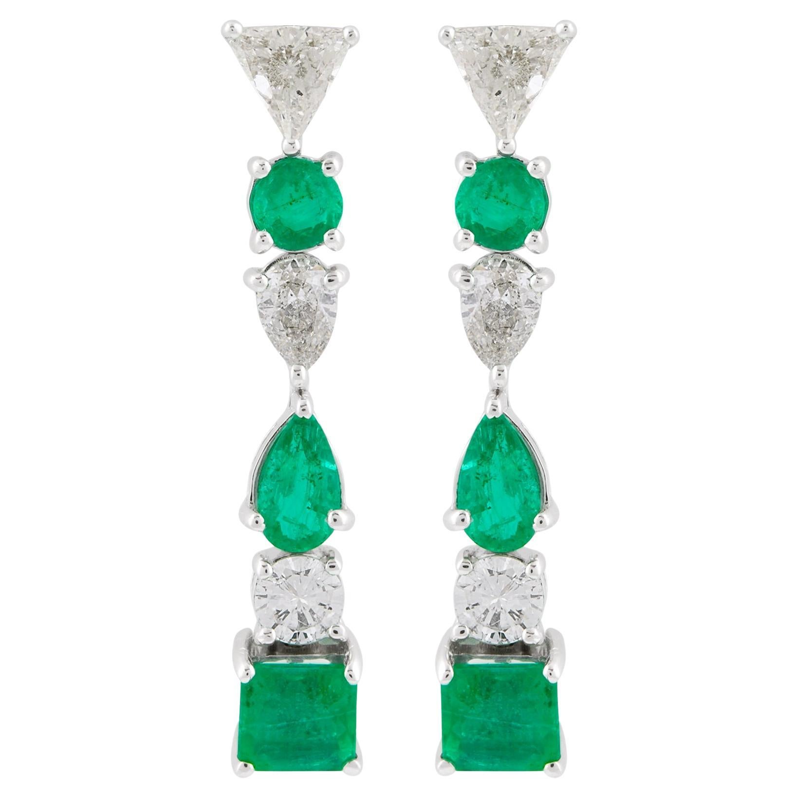 2.4 Carat Emerald Dangle Earrings 1.35 Carat Trillion Diamond 18 Kara White Gold en vente