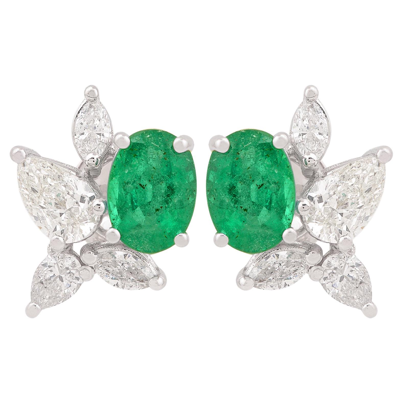 Orecchini con smeraldo da 1,47 carati e diamanti SI/H da 1,10 carati in oro bianco 18 carati in vendita