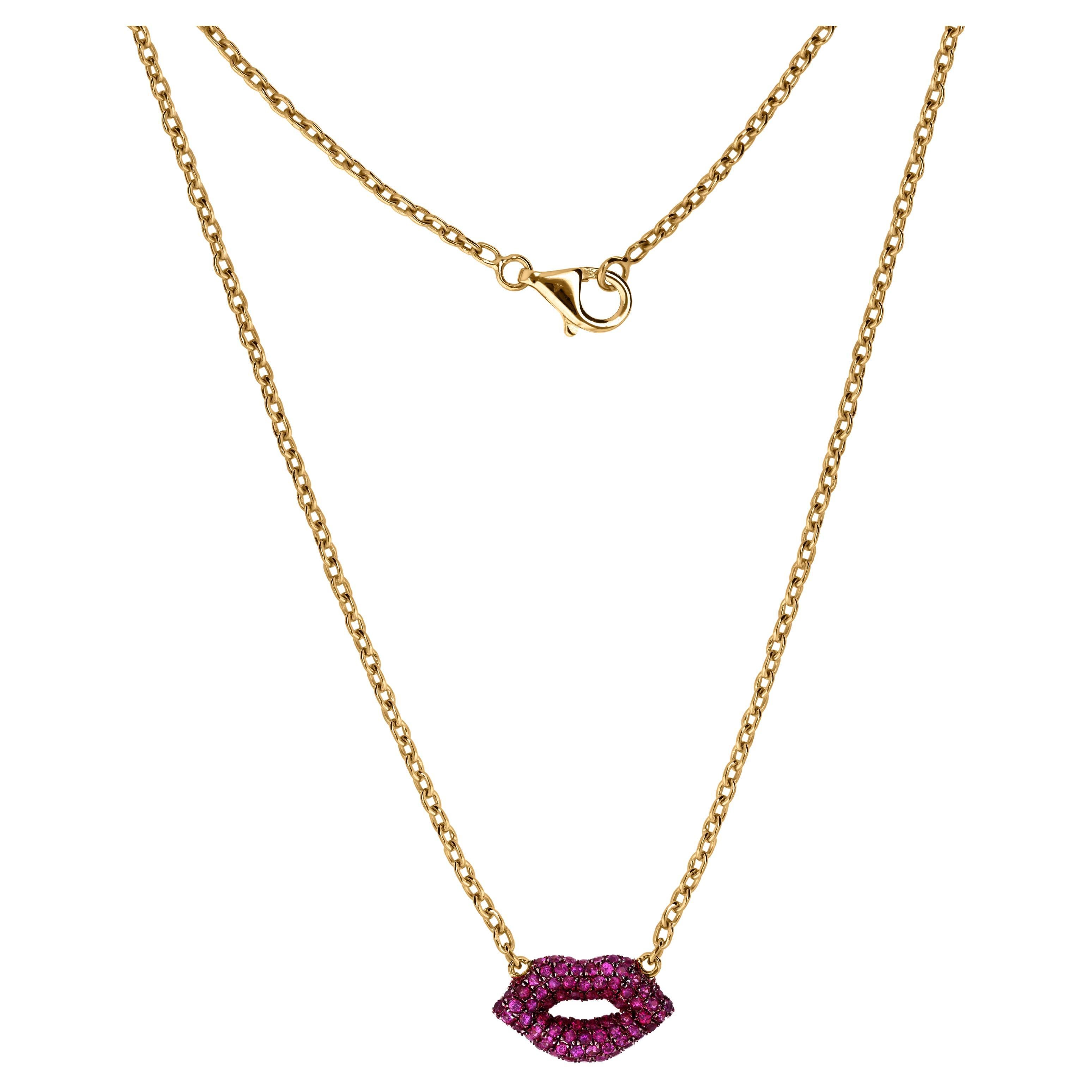 Collier à pendentifs en or jaune 18 carats avec pierres précieuses saphir rose en vente