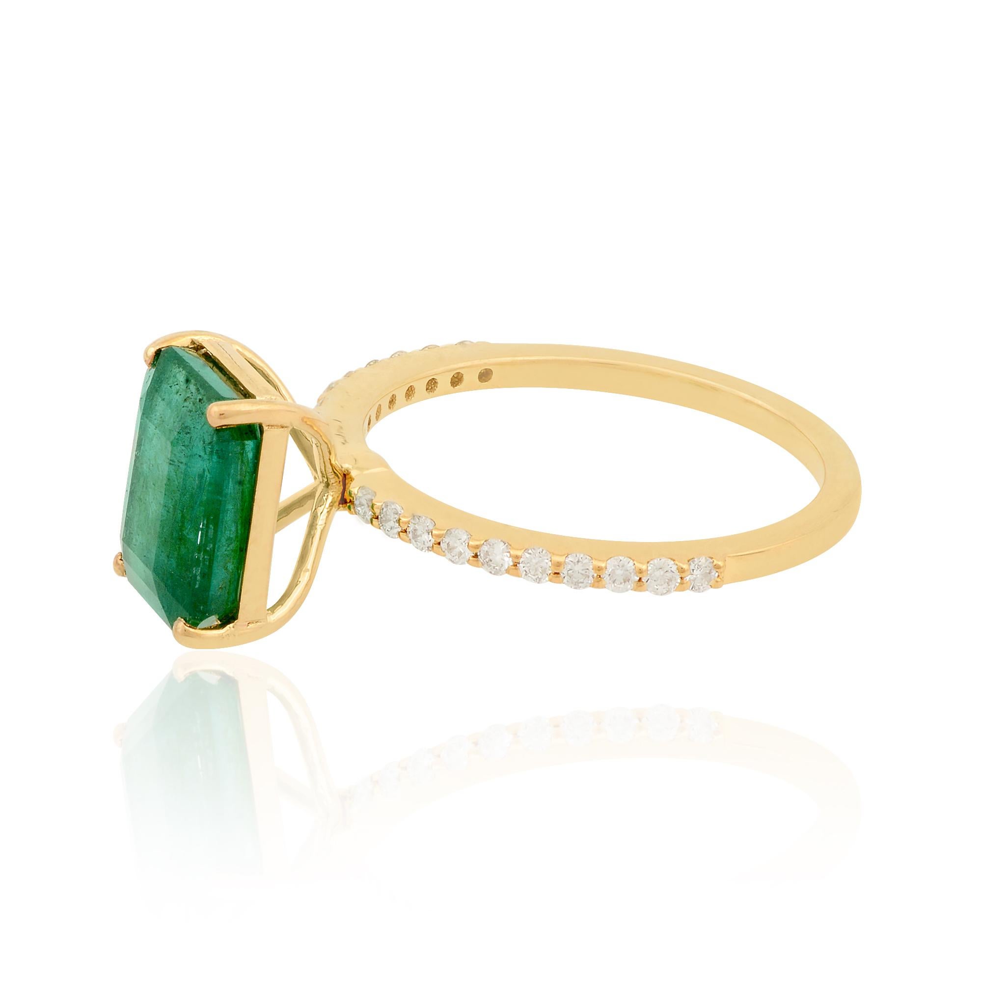 Im Angebot: Natürlicher 2,90 Karat Smaragd Edelstein Ring 0,24 Karat Diamant Pave 18k Gelbgold () 3
