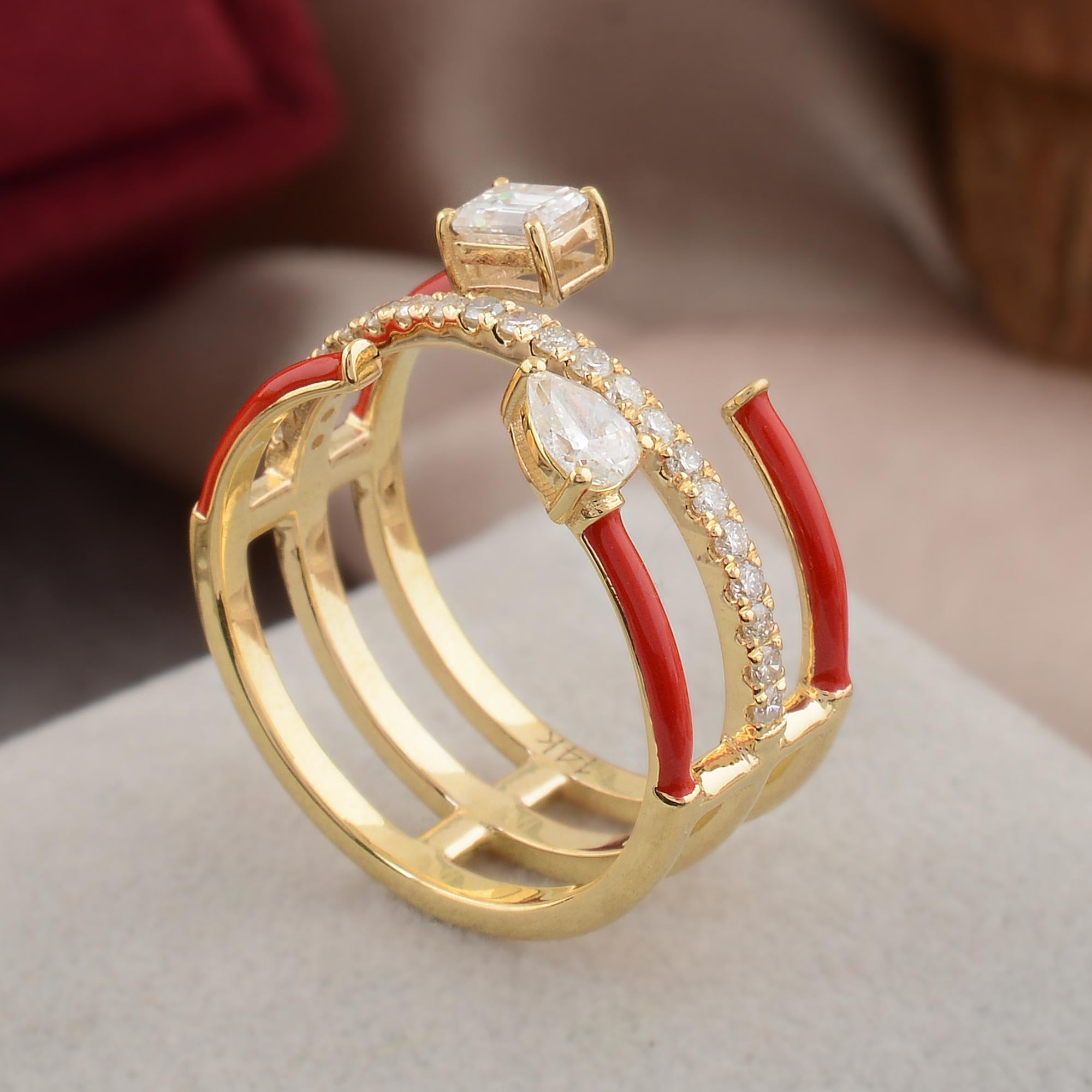 Moderne Bague manchette poire émeraude diamant émail rouge Or jaune 14 carats Bijoux fins en vente