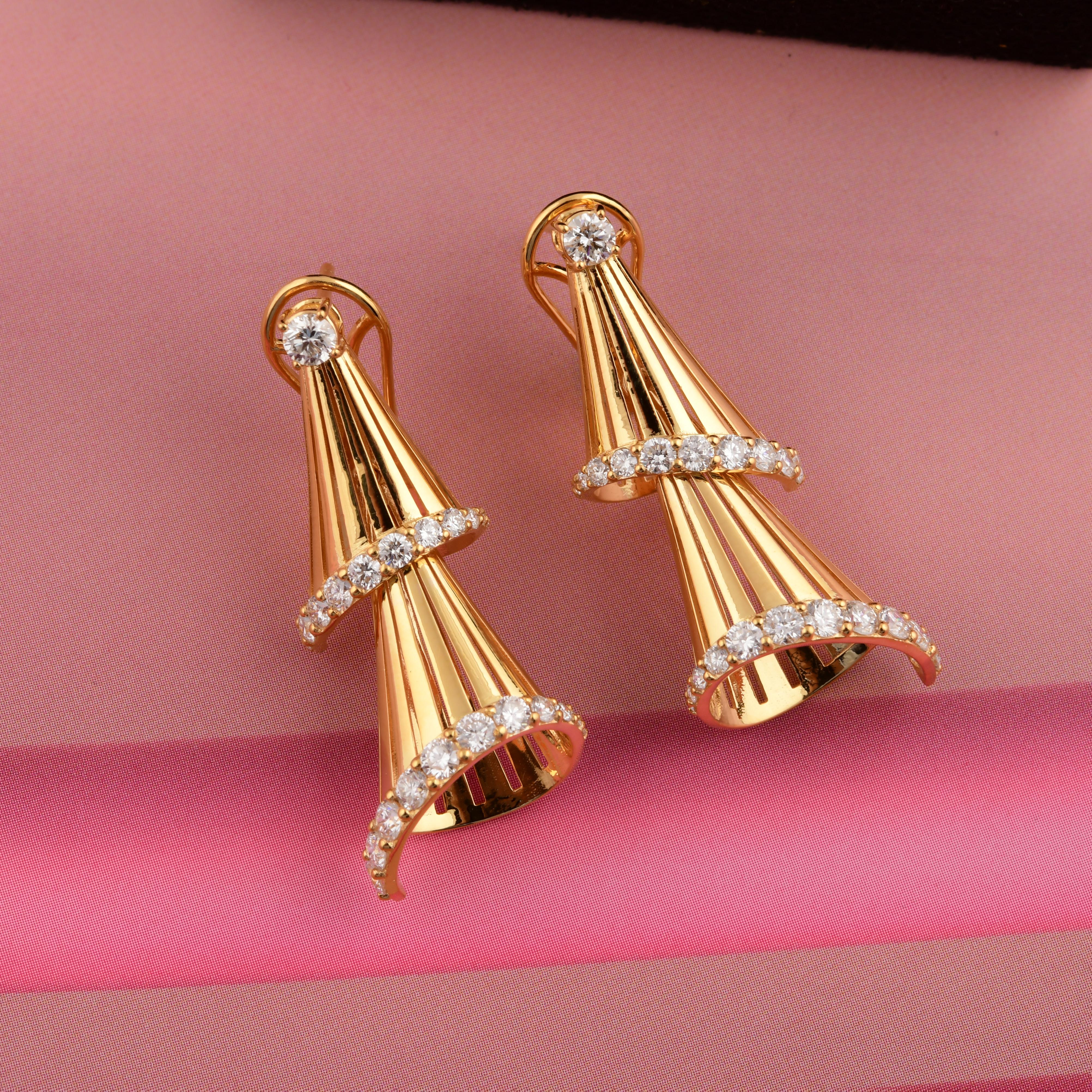Taille ronde Boucles d'oreilles pendantes en or jaune 18 carats avec diamant rond de 1,77 carat SI/H en vente