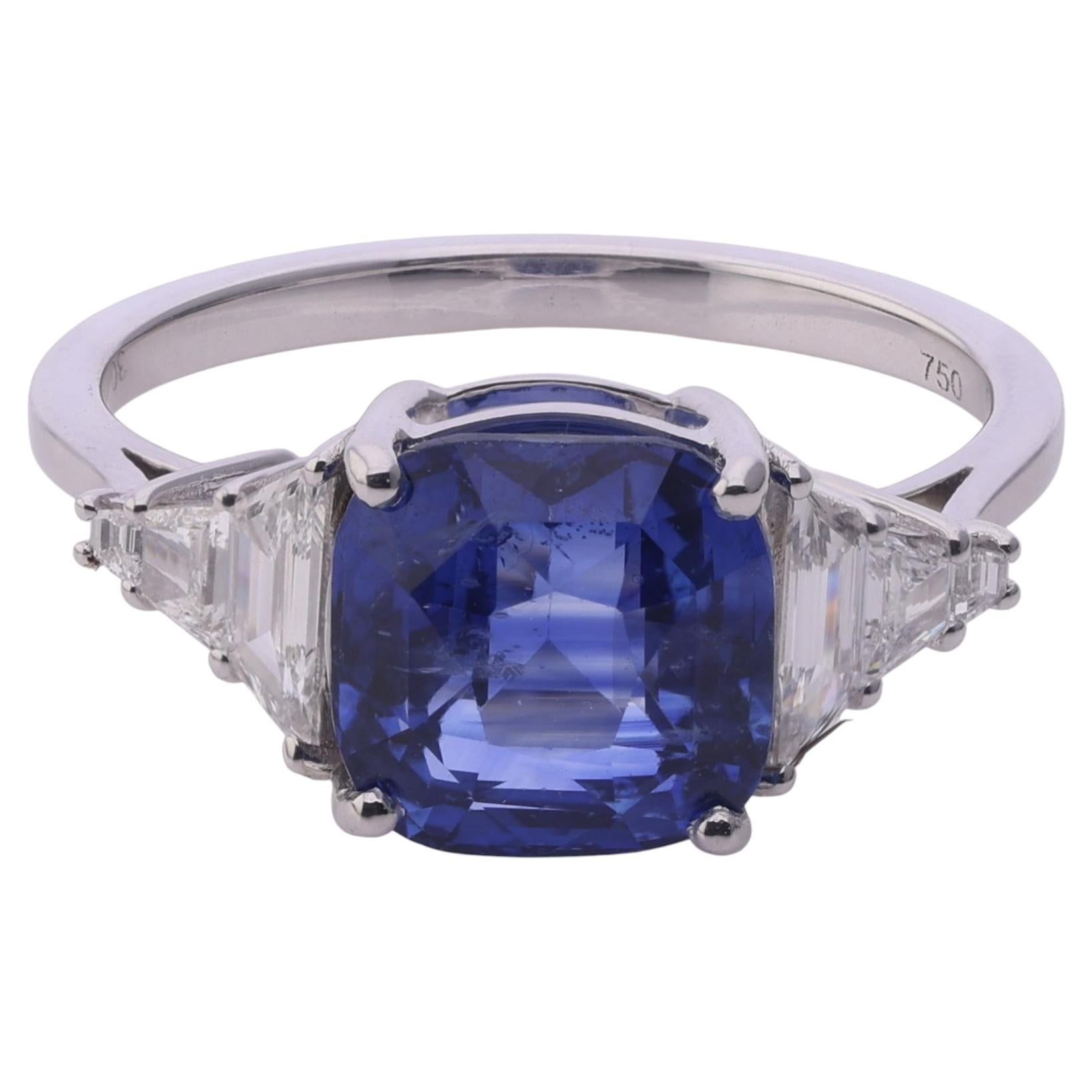 3.91 Ct Natural Blue Sapphire 0.46 Ct Diamond Ring 18 Karat White Gold