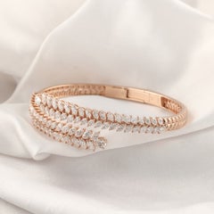 5,58 Ct. Bracciale avvolgente con corona d’alloro e diamanti naturali taglio marquise, oro rosa 18 carati