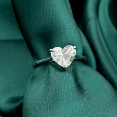 Anillo solitario con diamante natural en forma de corazón de 2,01 quilates, en oro blanco de 18 quilates