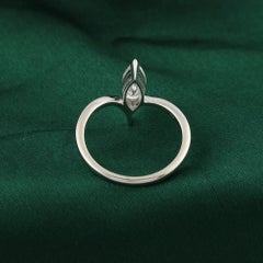 0,78 Karat Solitärring mit einem natürlichen Diamanten im Marquise-Schliff, 18 Karat Weißgold