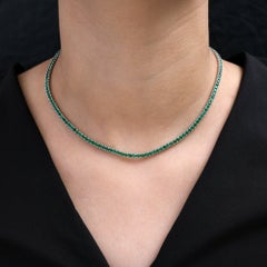 Collier en émeraudes de Zambie, bijou en or blanc 18 carats