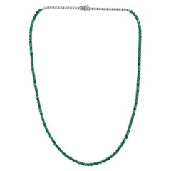 Collier en émeraudes de Zambie, bijou en or blanc 18 carats
