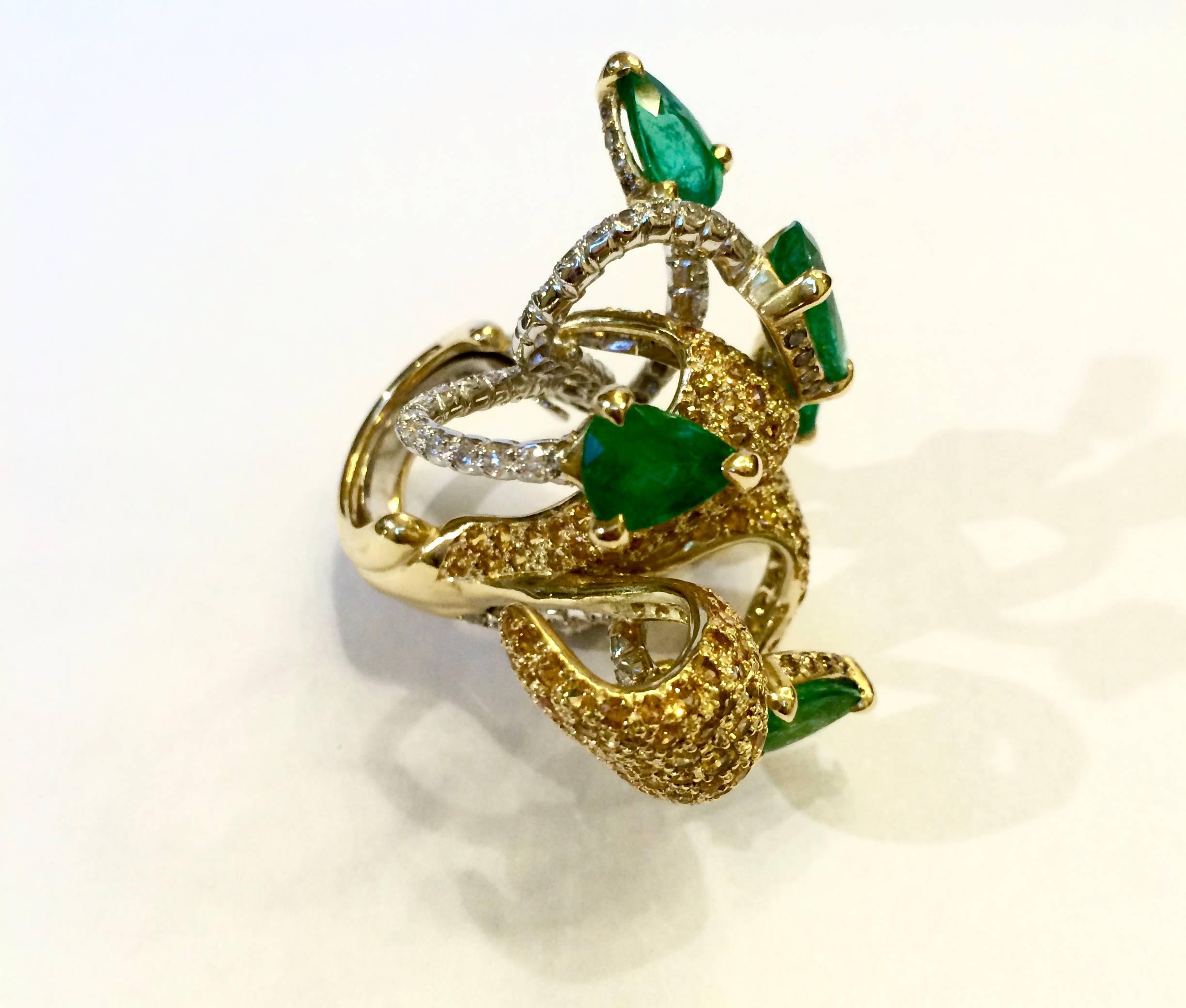Women's or Men's Emerald Diamond Gold Sculpture Ring For Sale