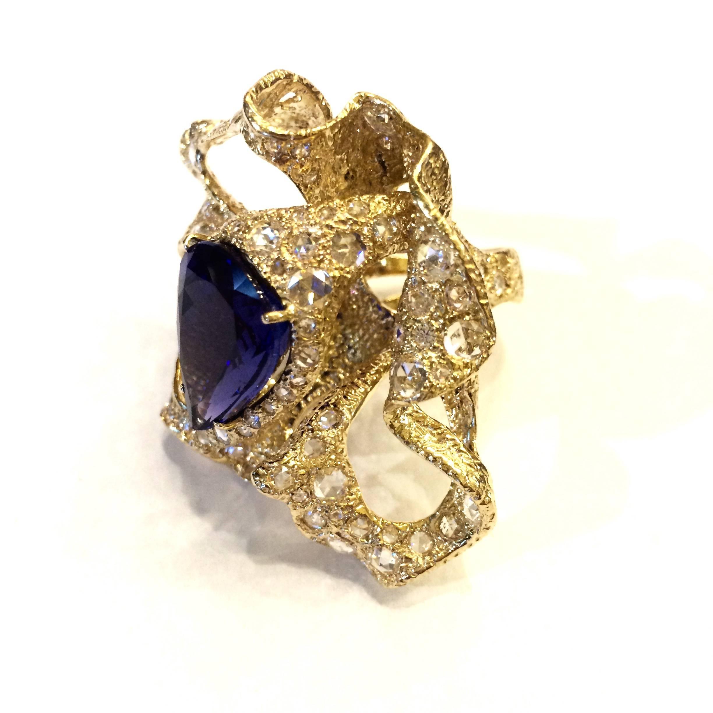 15.41 Carat Natural Vivid Blue Tanzanite Rosette Diamonds Gold Ring In New Condition For Sale In Milan, IT