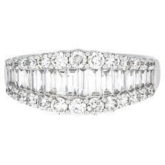 Anillo de Aniversario de Oro Blanco de 18 KT con Diamante Natural de 1,45 Quilates Baguette