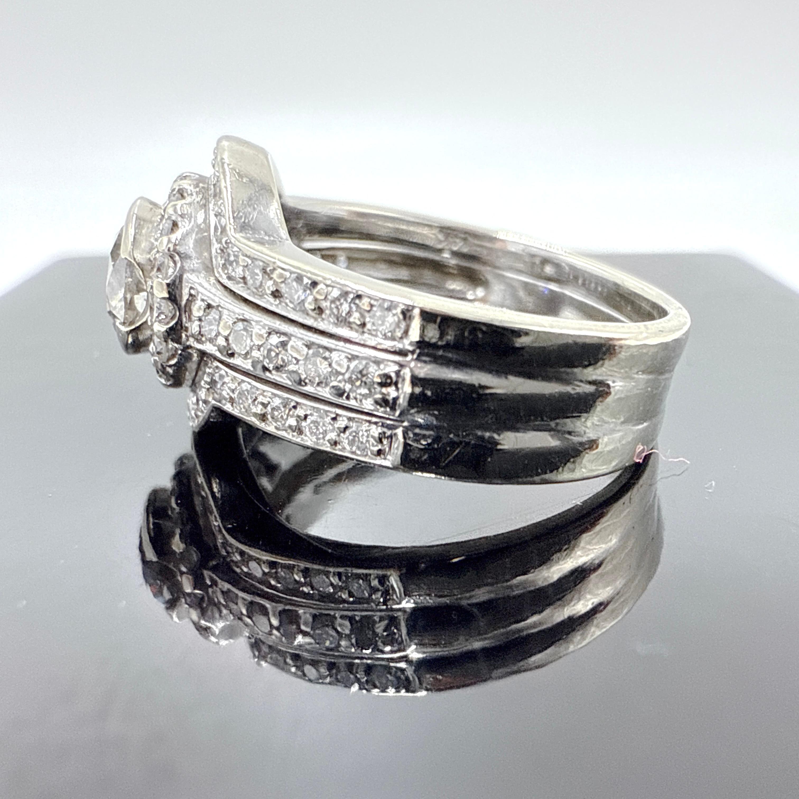 Set di 3 anelli di fidanzamento con diamanti naturali in oro bianco 14K. 1.39TCW In condizioni buone in vendita a Victoria, BC