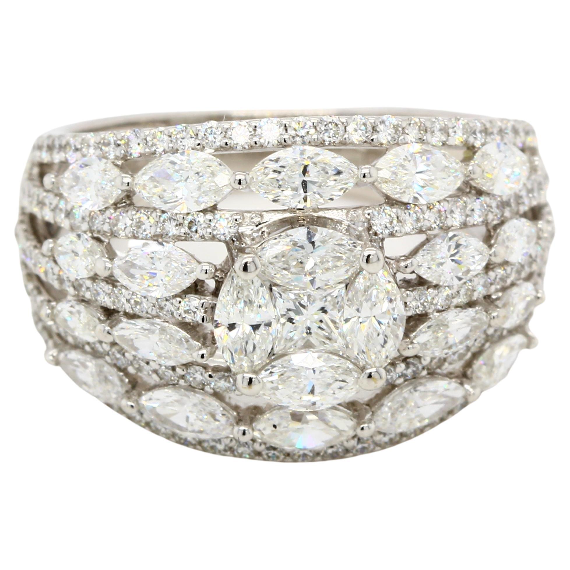 2.66 Carats Diamond Illusion Wedding Ring in 18 Karat Gold For Sale