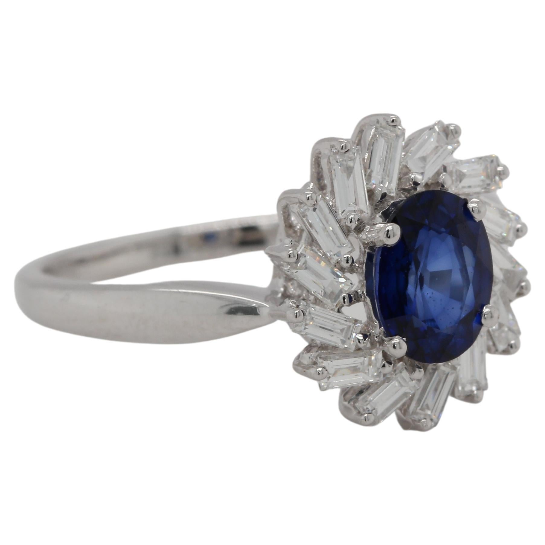 Bague Diffusion en or 18 carats avec saphir bleu et diamants en vente 1