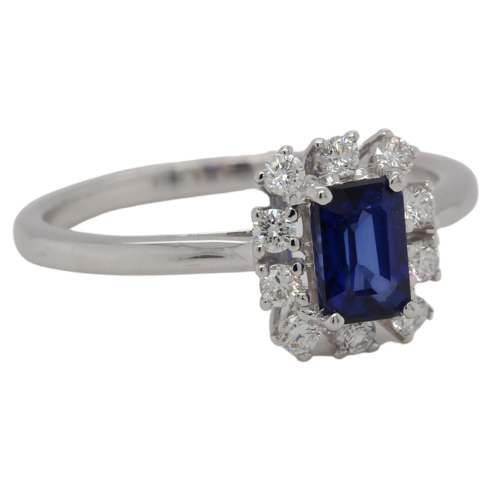 Diffusion Blue Sapphire and Diamond Ring in 18 Karat Gold In New Condition For Sale In Bangkok, 10