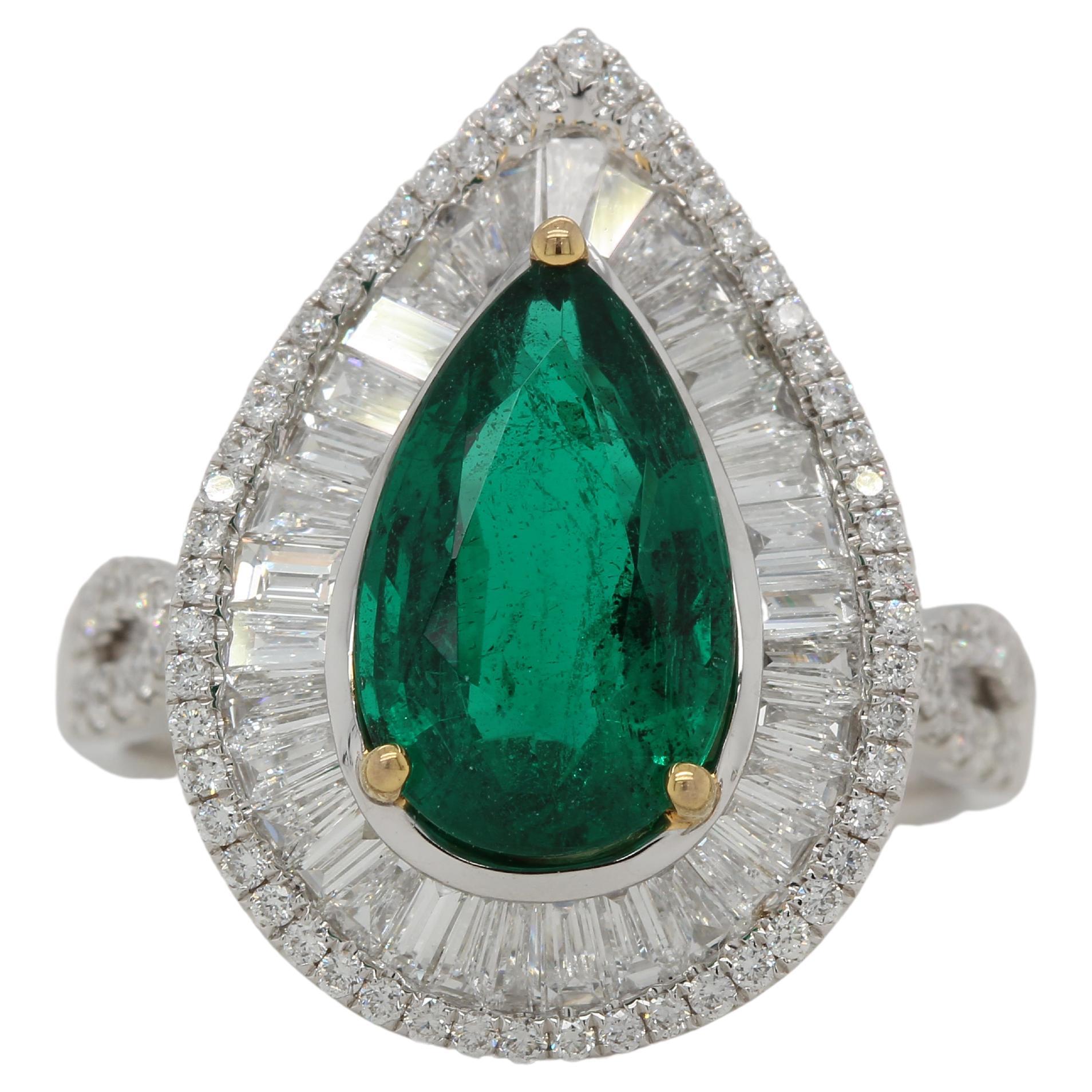Pear Cut 2.85 Carat Emerald and Diamond Wedding Ring in 18 Karat Gold For Sale