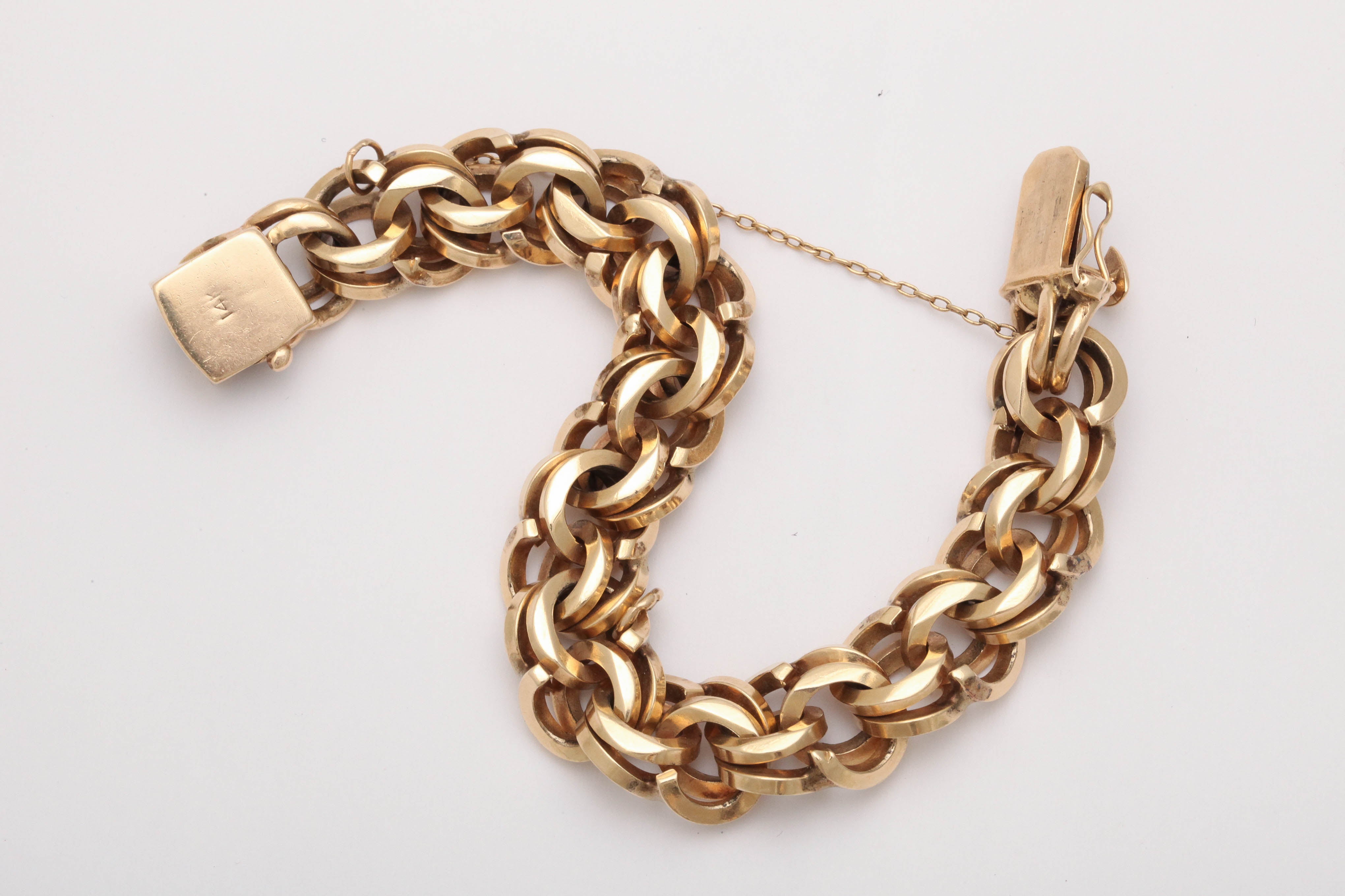 Cable Flat Link Charm Bracelet In Excellent Condition In New York, NY