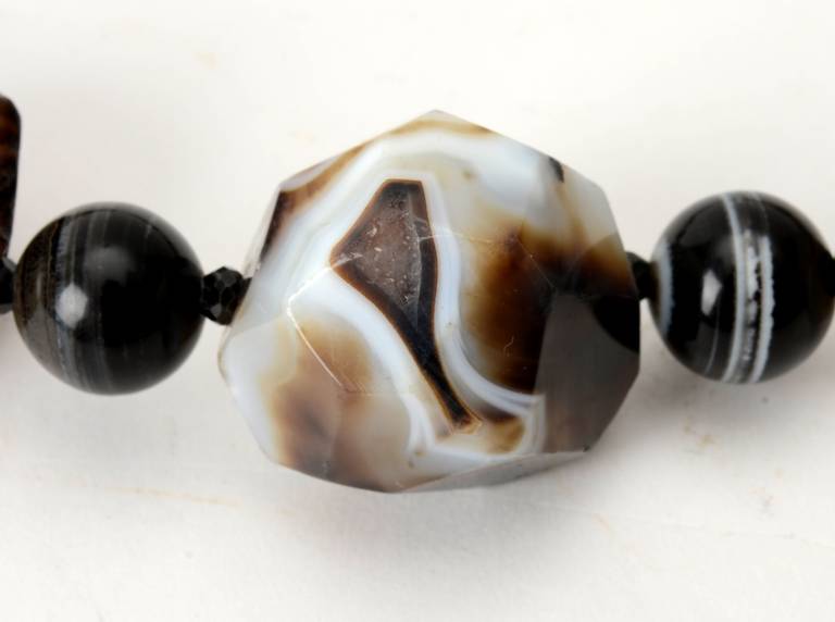 Large Random Cut and Faceted Agate Necklace