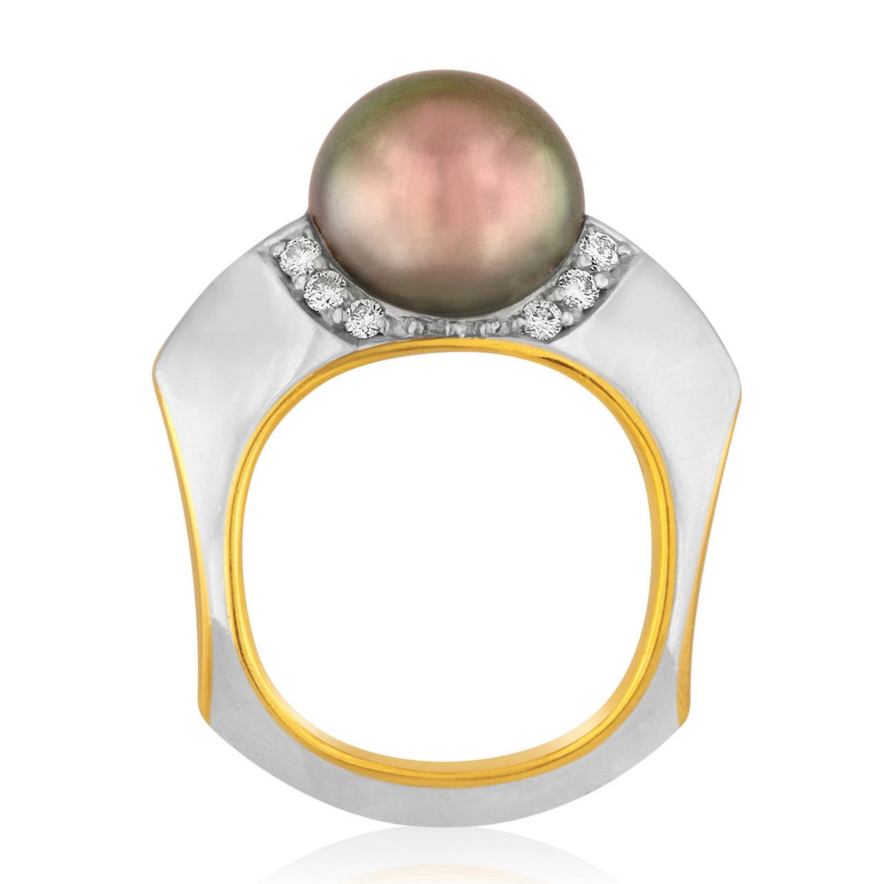 Pre-Owned David Zoltan 18K Yellow Gold, 22K Yellow Gold and Platinum Ring.
The ring has an 11.2MM South Sea Pearl and there are 0.23ct of F VS Diamonds. RIng size is 6 and weighs 13.8g.