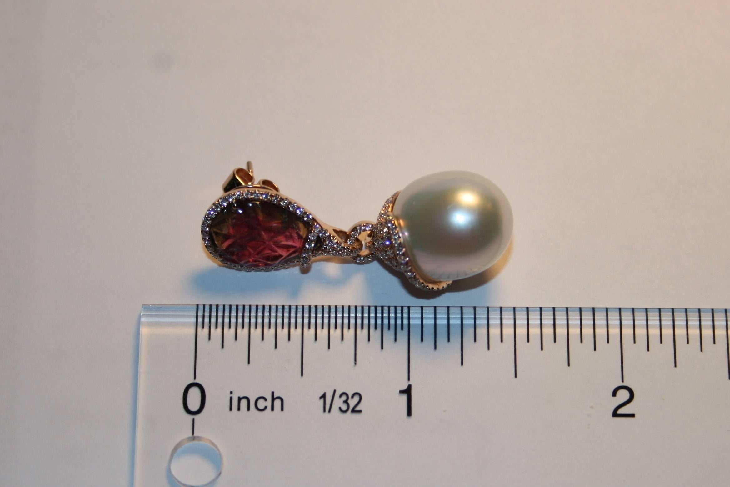 South Sea Pearl and Tourmaline 1.00 Carats Diamond Gold Earrings In New Condition For Sale In New York, NY