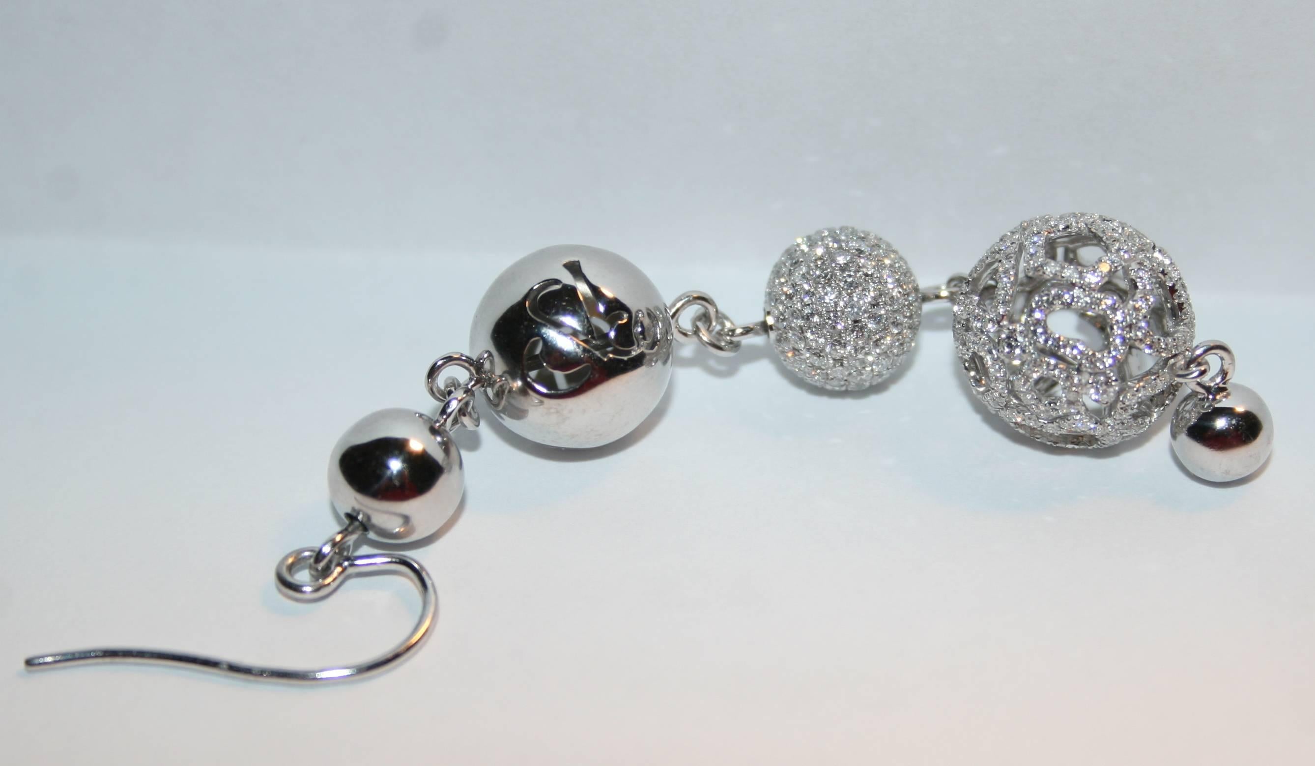 Modern Jacob & Co. 4.64 Carats Diamond Gold Lace Ball Drop Earrings For Sale